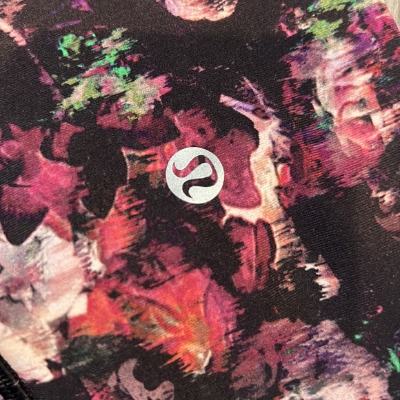 LULULEMON - Picture 6 of 8